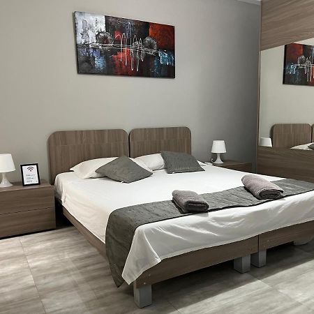 F7 Room 1, Private Double Room With Private Bathroom In Shared Flat Msida Exterior foto